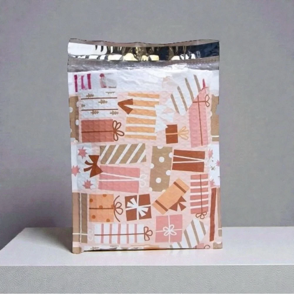 Gift Box Print Bubble Mailers 8.5" x 12" Pack of 10 - Picture 6 of 9